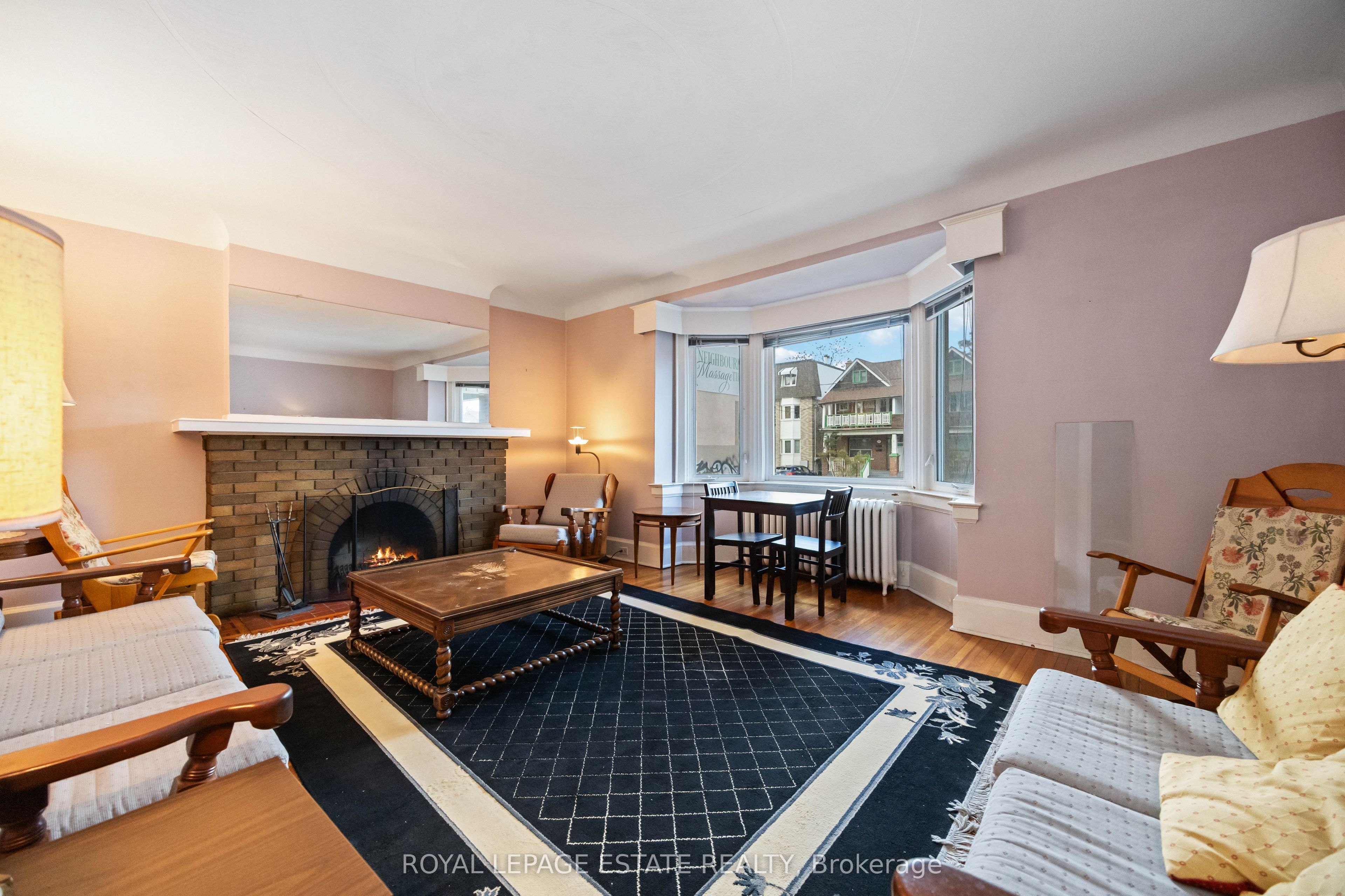 877 Broadview Avenue