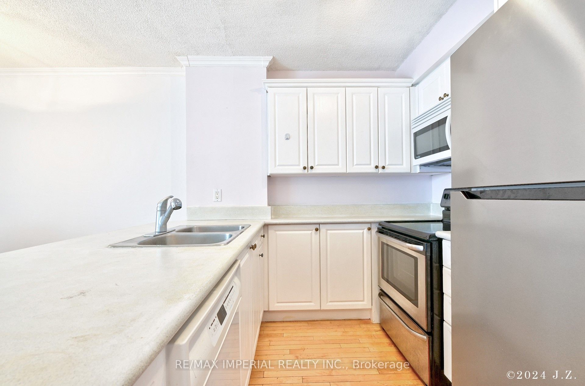 24 Wellesley Street W 2201