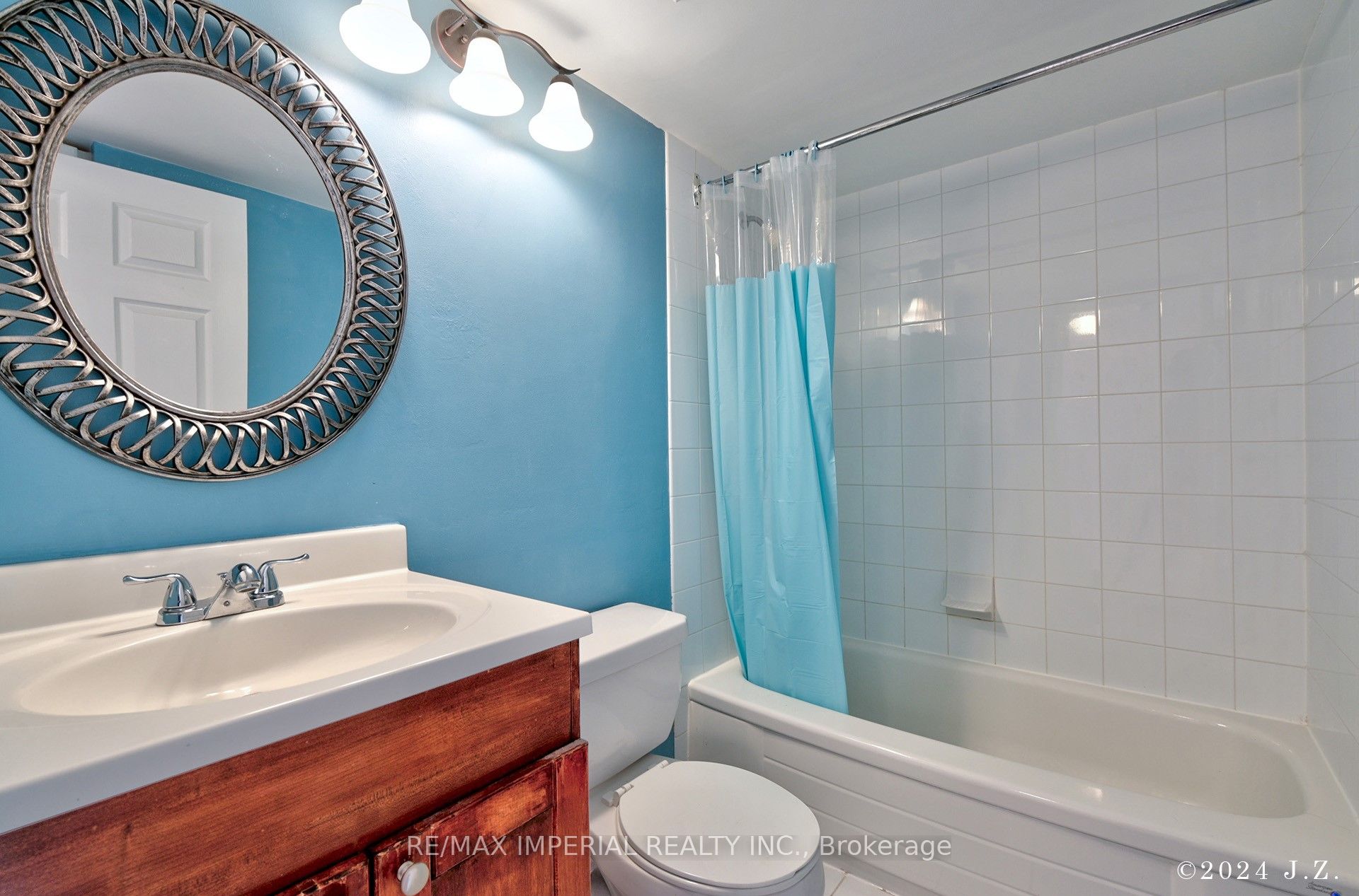 24 Wellesley Street W 2201