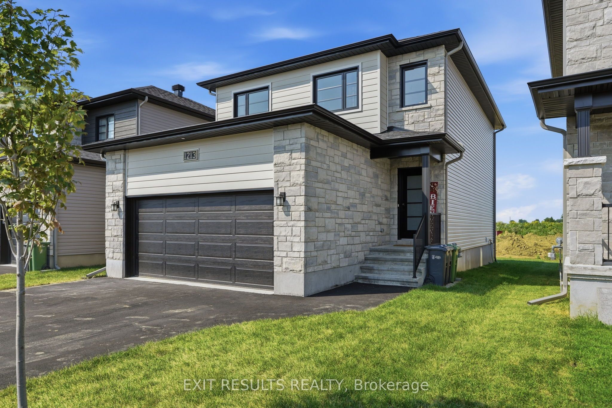 1213 Montblanc Crescent - Photo 2