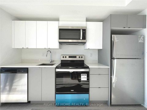 3210 Dakota Common Circle A902 Burlington ON L7M 2A7