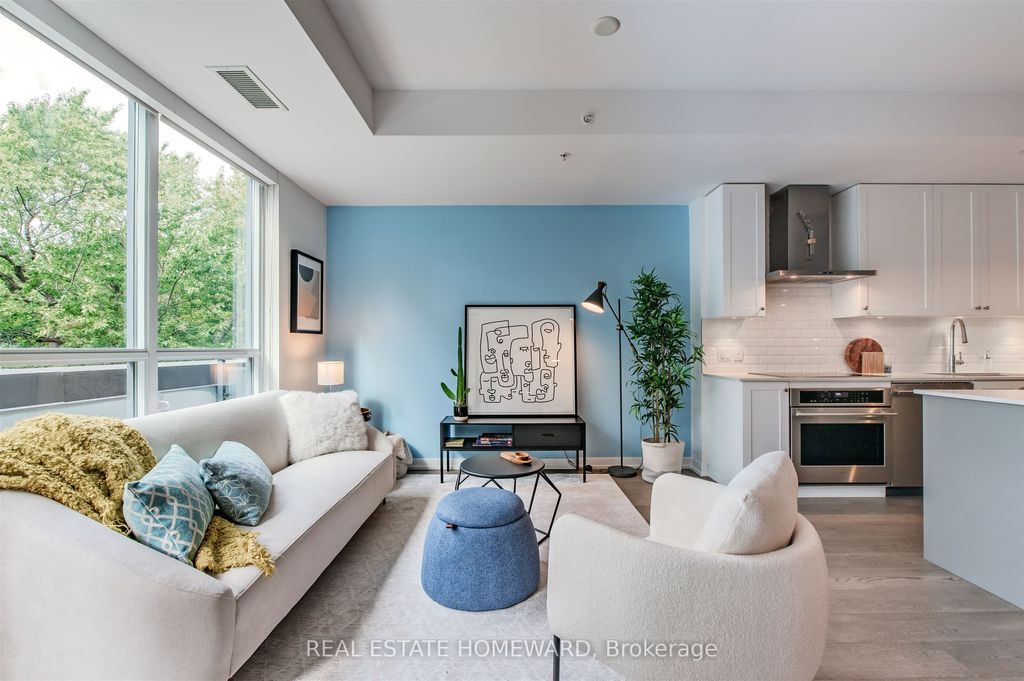 Photo of 38 Howard Park Avenue #424, Toronto, ON M6R 0A7 (MLS # W12406388)