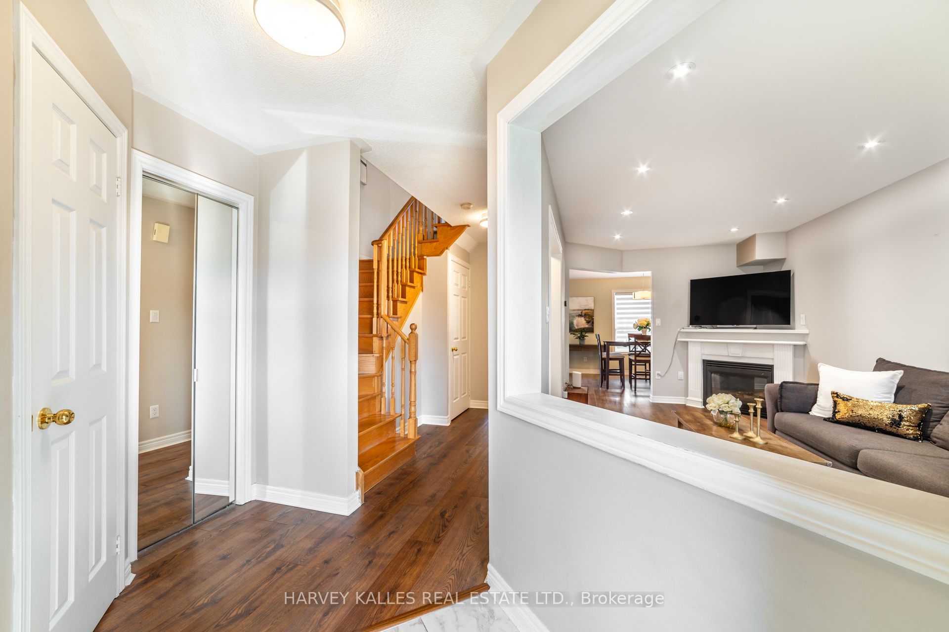 542 Leatherleaf Drive