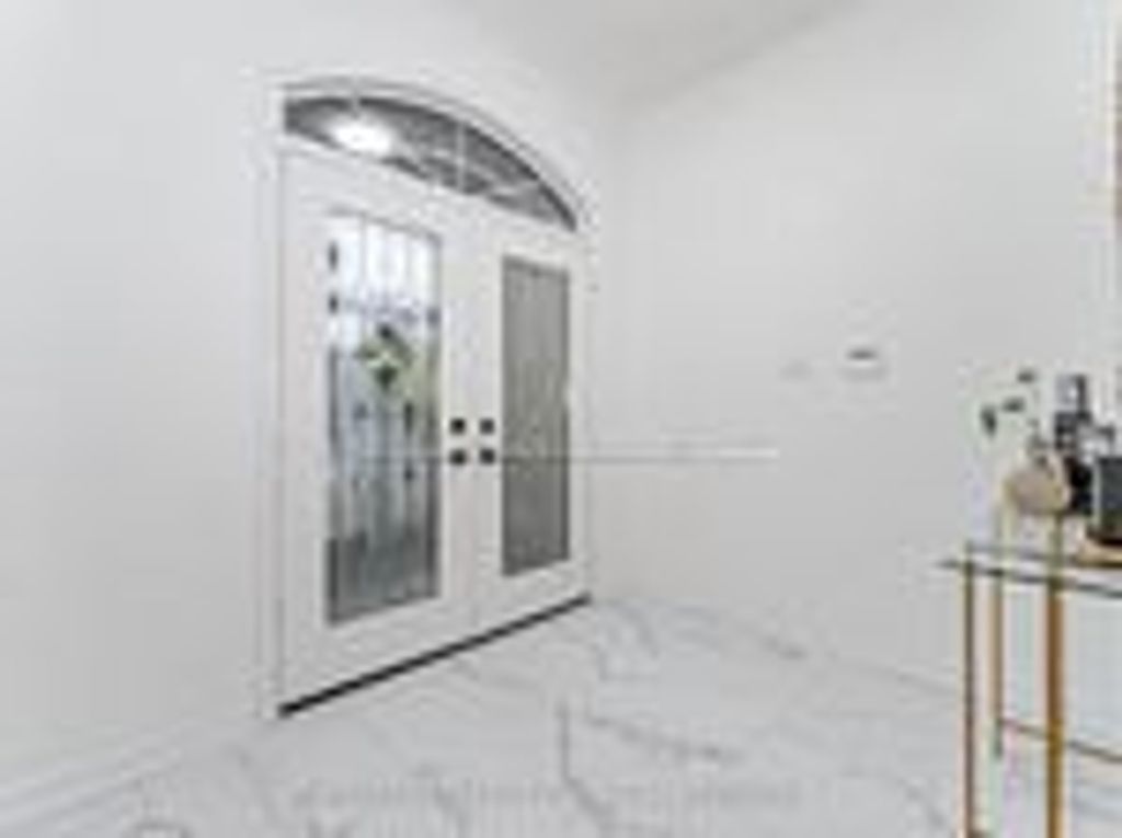 Photo of 24 Futura Avenue, Richmond Hill, ON L4S 1V2 (MLS # N13096718)