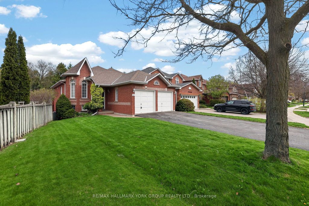 Photo of 801 Surin Court, Newmarket, ON L3Y 8R3 (MLS # N13089342)