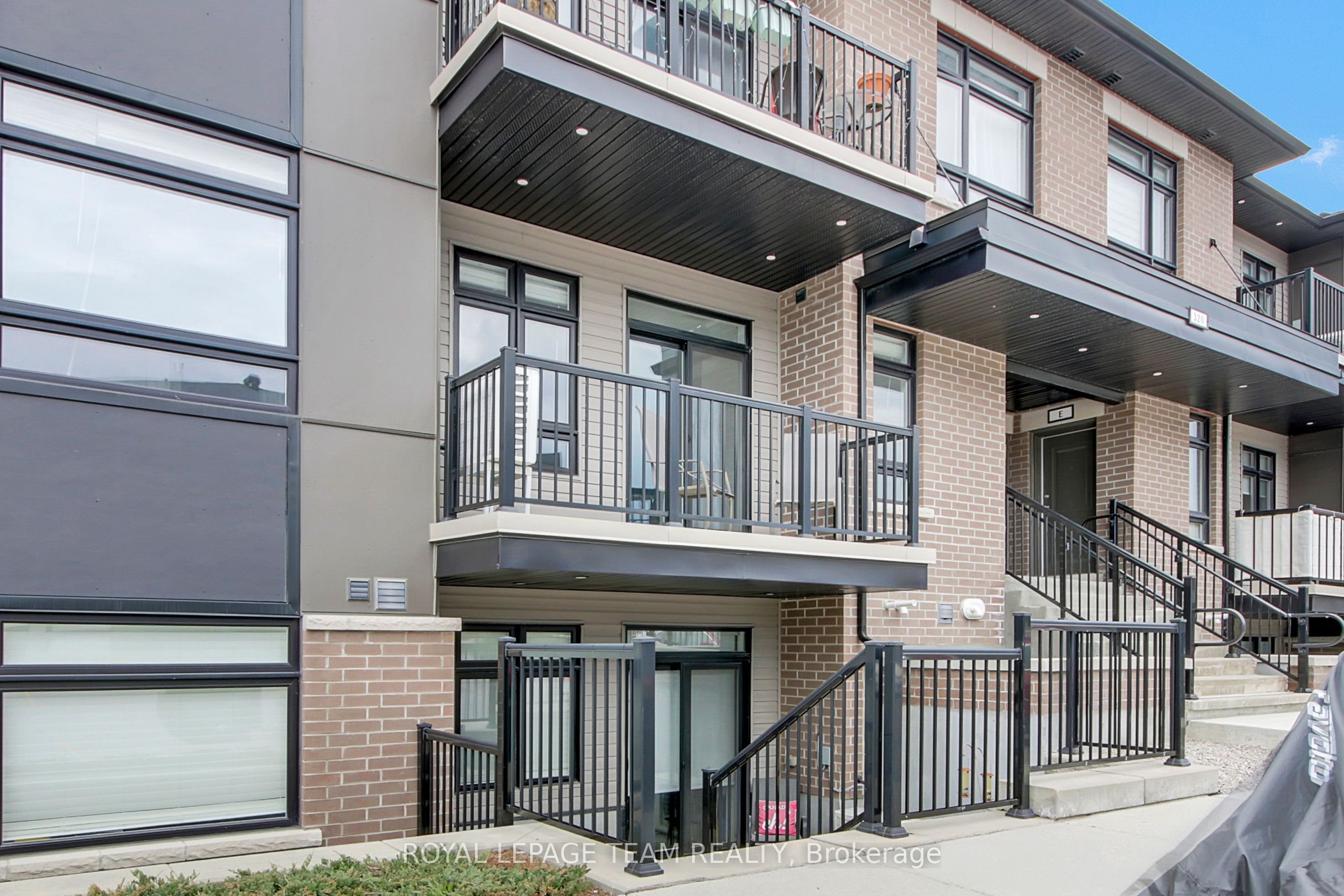 Photo 1 of 40 — 320 Tulum Crescent F, Kanata, ON K2S 0W1