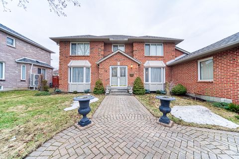 49 Kerrigan Crescent Markham ON L3R 7T6