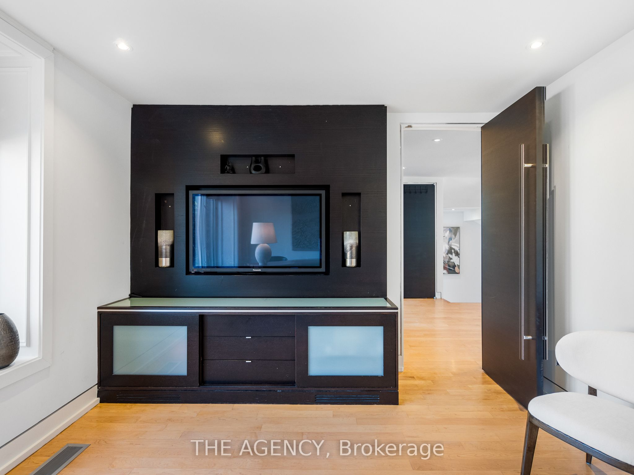 7 Douglas Crescent