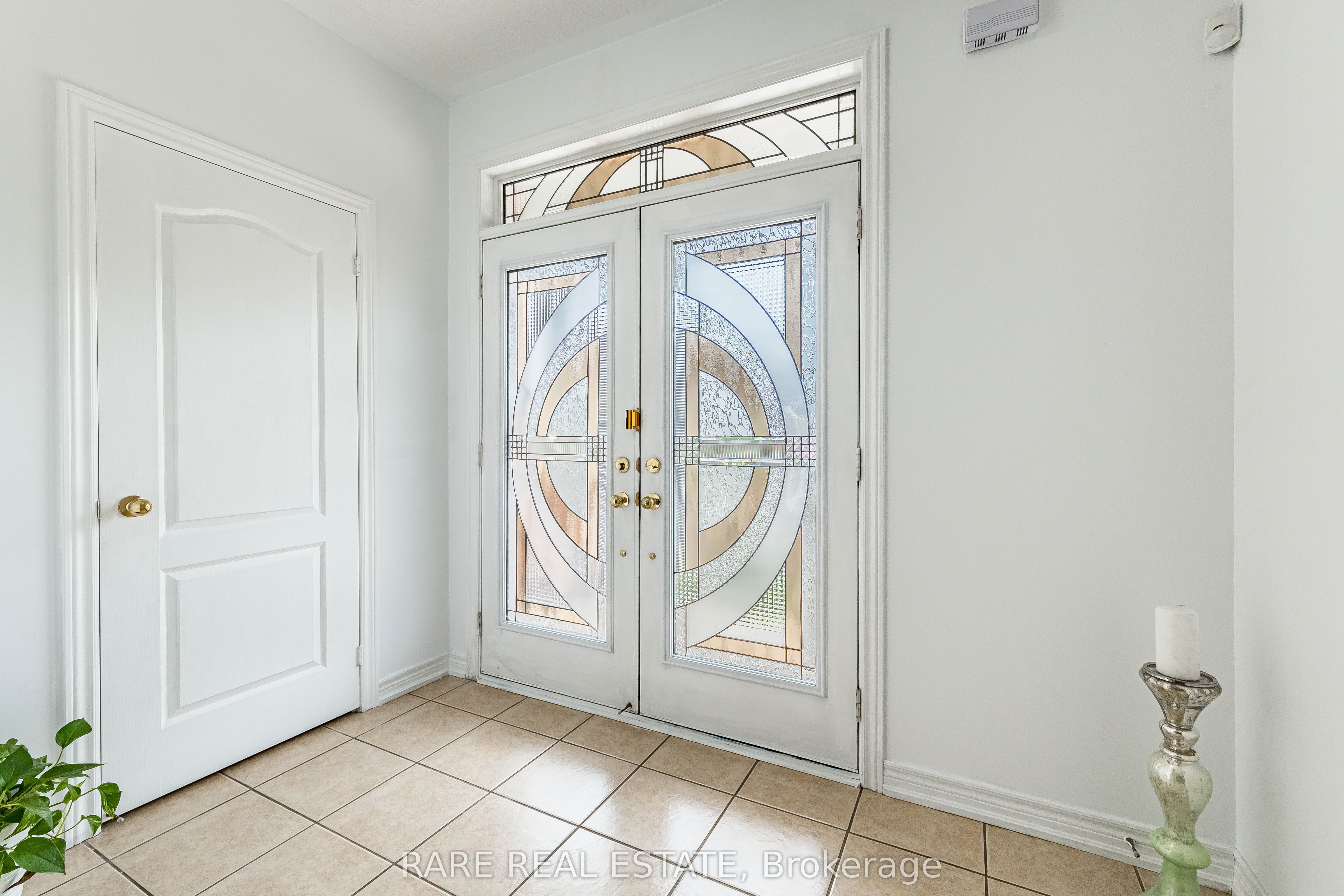 86 Vanderpool Crescent