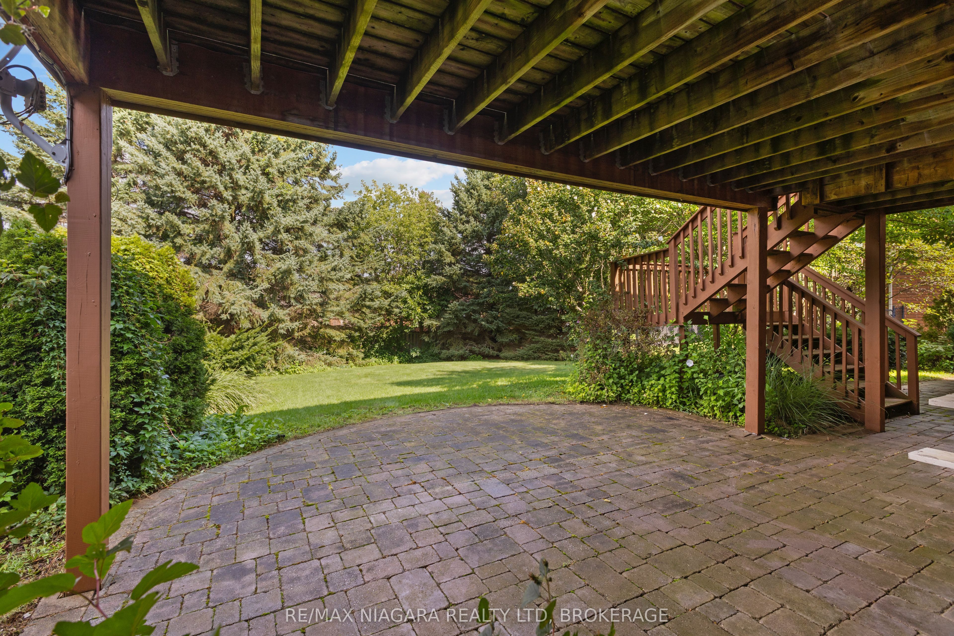 16 Cherry Ridge Boulevard