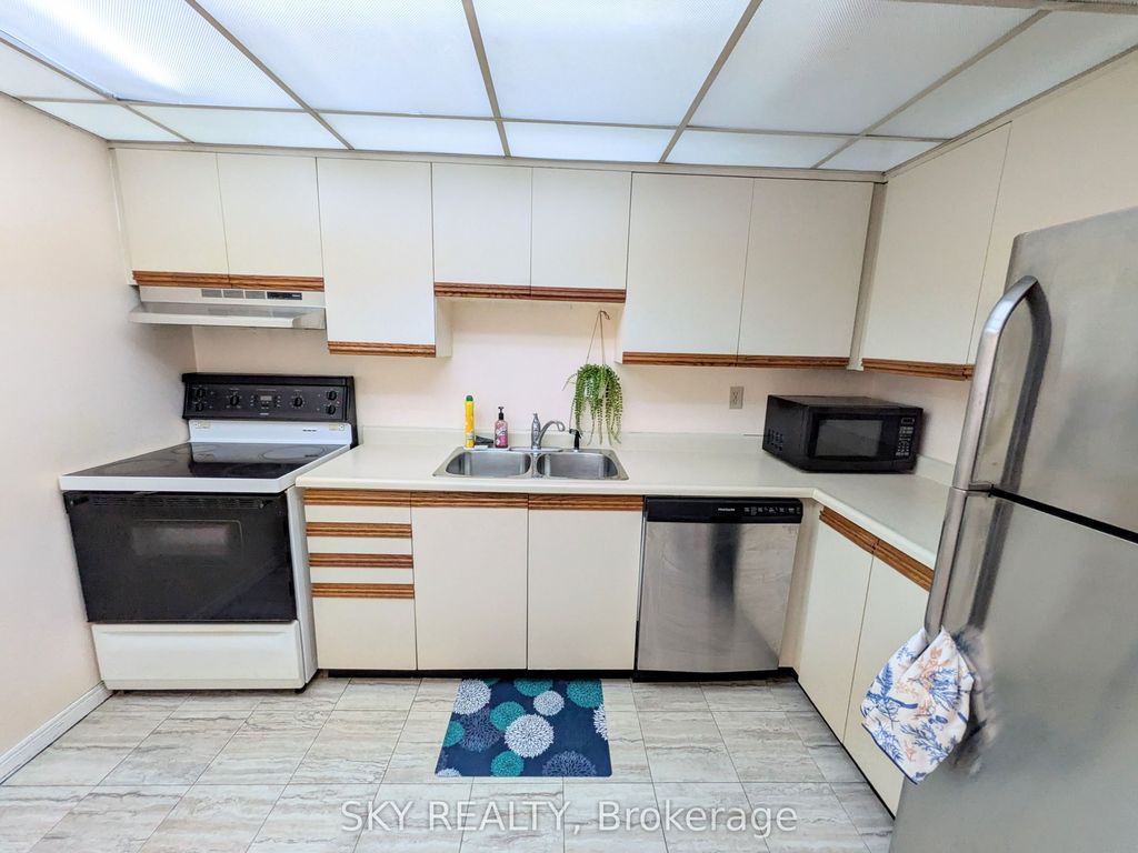Photo of 25 Fairview Road W #405, Mississauga, ON L5B 3Y8 (MLS # W12716754)
