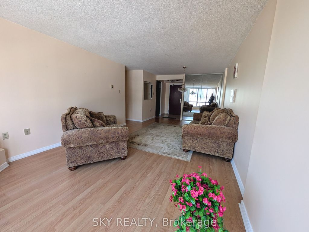 Photo of 25 Fairview Road W #405, Mississauga, ON L5B 3Y8 (MLS # W12716754)