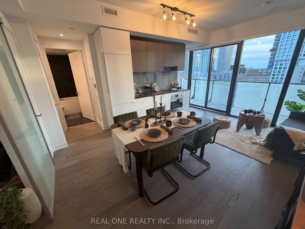 Photo of 161 Roehampton Avenue #1902, Toronto, ON M4P 0C8 (MLS # C13073500)