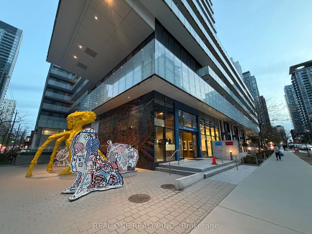 Photo of 161 Roehampton Avenue #1902, Toronto, ON M4P 0C8 (MLS # C13073500)