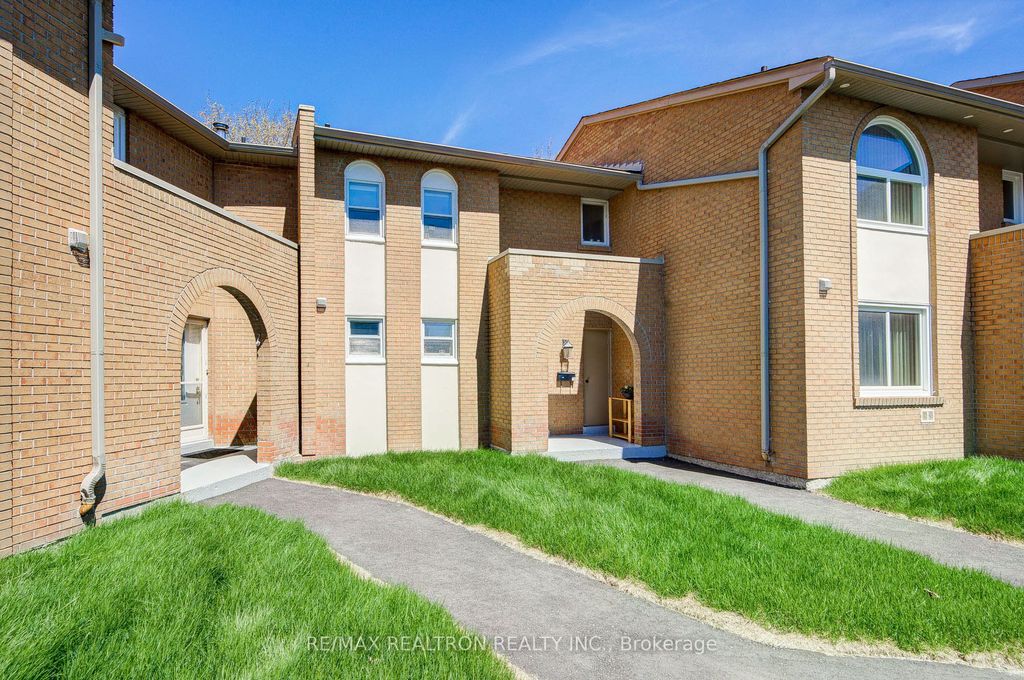 Photo of 1180 Mississauga Valley Boulevard #14, Mississauga, ON L5A 3M9 (MLS # W13051006)