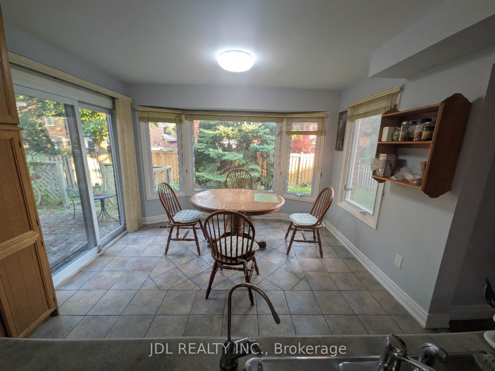 37 Garnish Green Grove