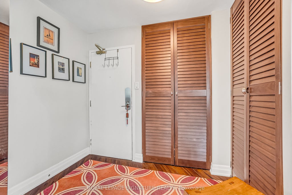 Photo of 250 Queens Quay W #1702, Toronto, ON M5J 2N2 (MLS # C13264182)