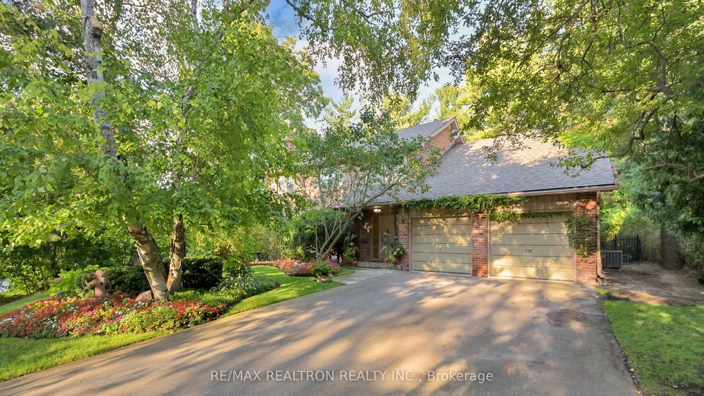 Photo of 1 Vyner Road, Toronto, ON M2L 2N3 (MLS # C12452887)