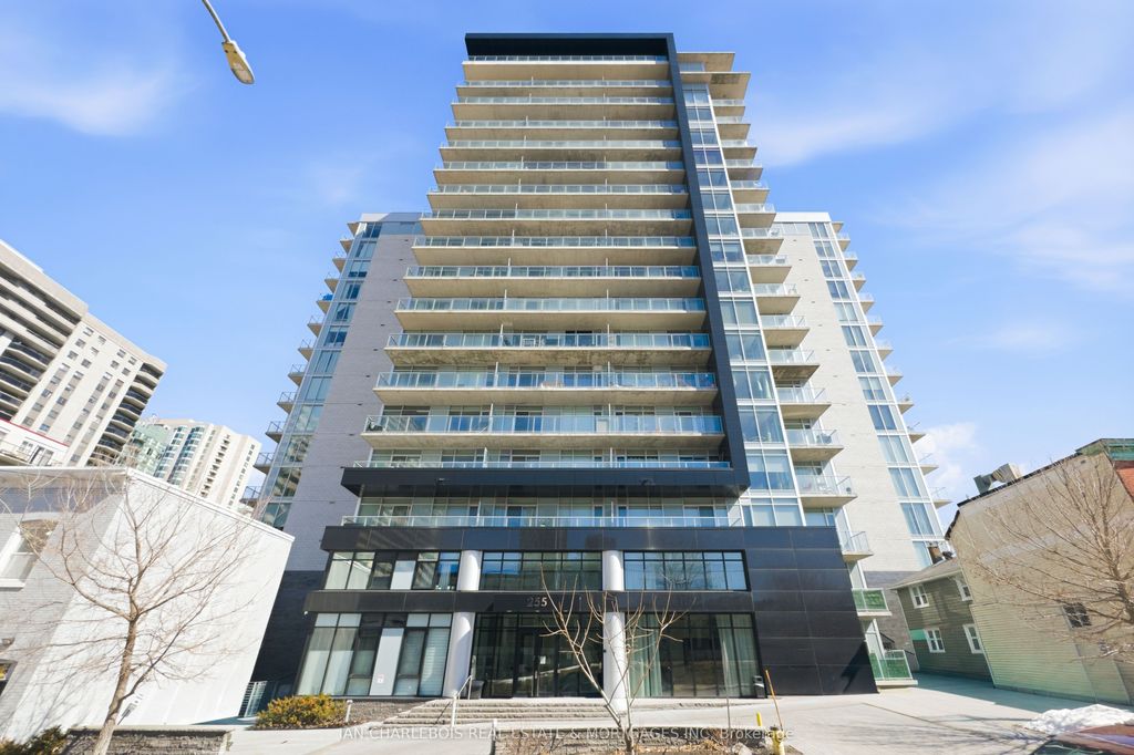 Photo of 255 Bay Street #1701, Ottawa Centre, ON K1R 0C5 (MLS # X13054242)