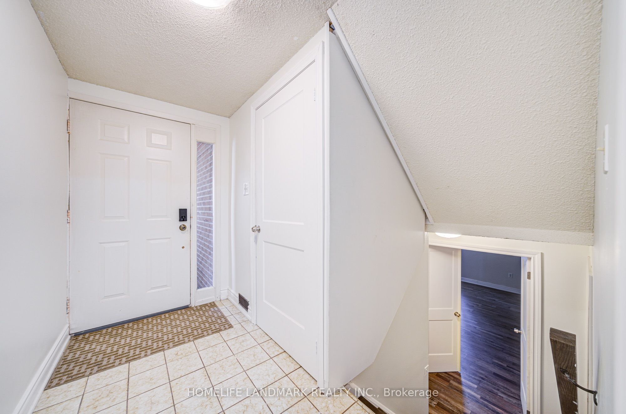 4097 Quaker Hill Drive