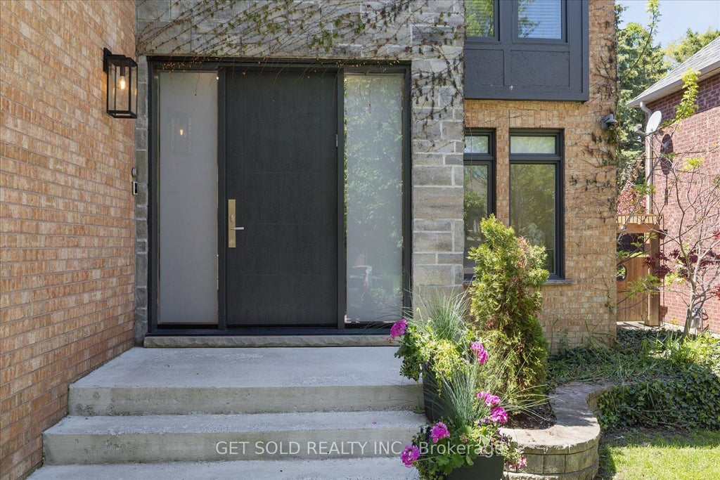 Photo of 64 Spence Drive, Aurora, ON L4G 6M6 (MLS # N13633348)