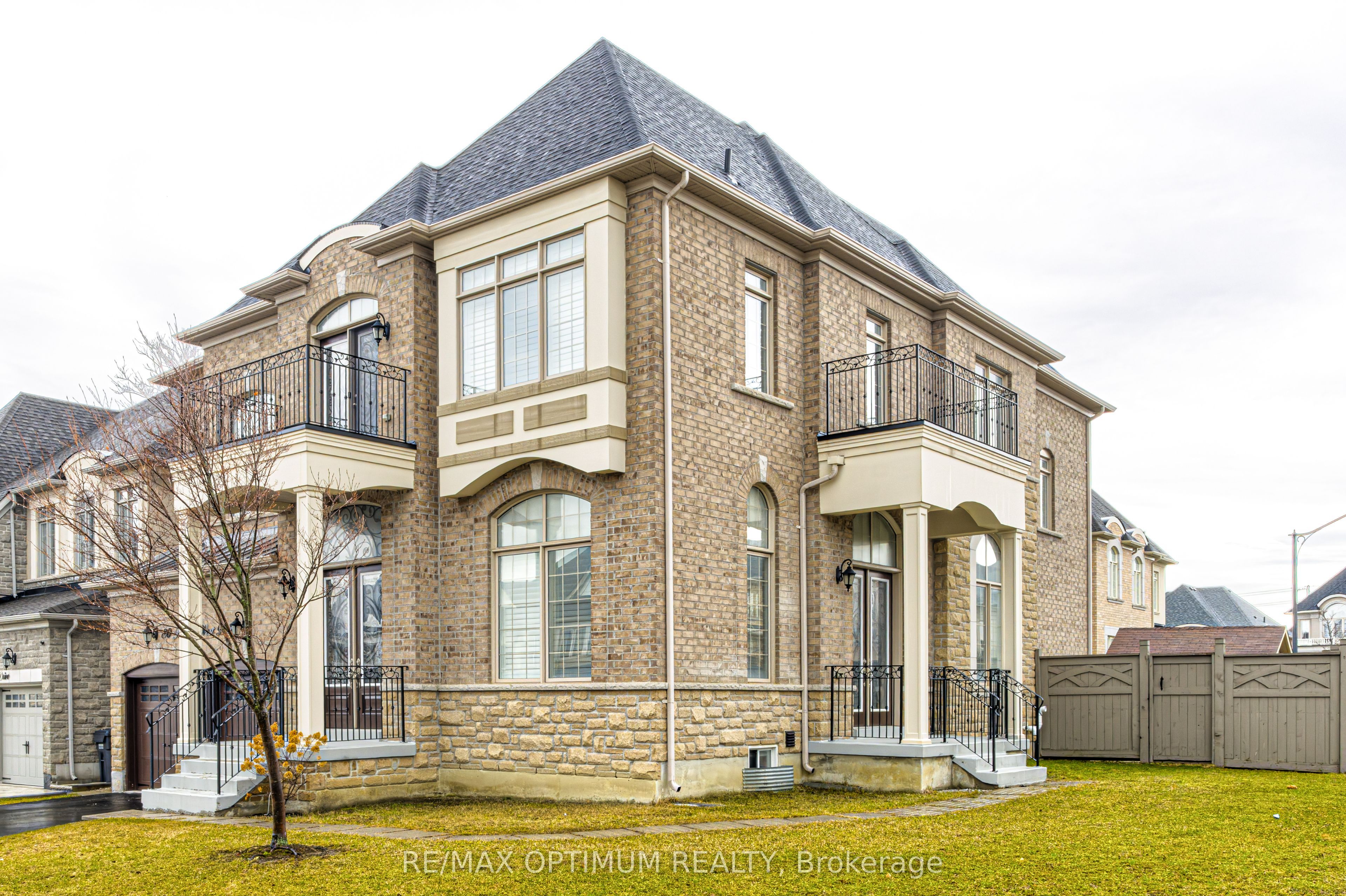 80 Royal West Drive