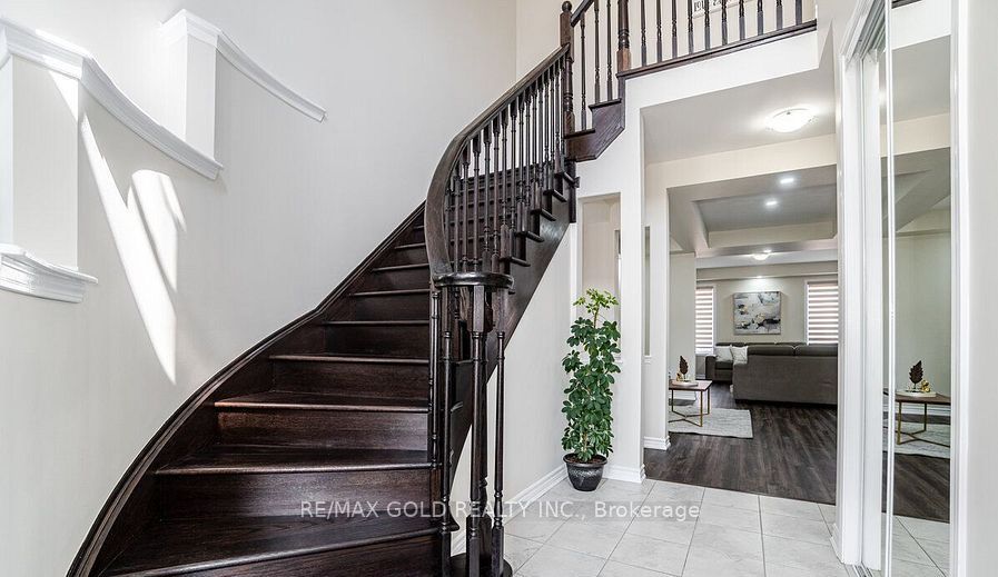 47 Stedford Crescent