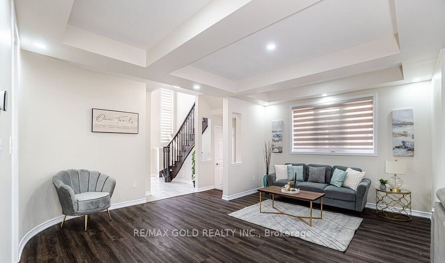 47 Stedford Crescent