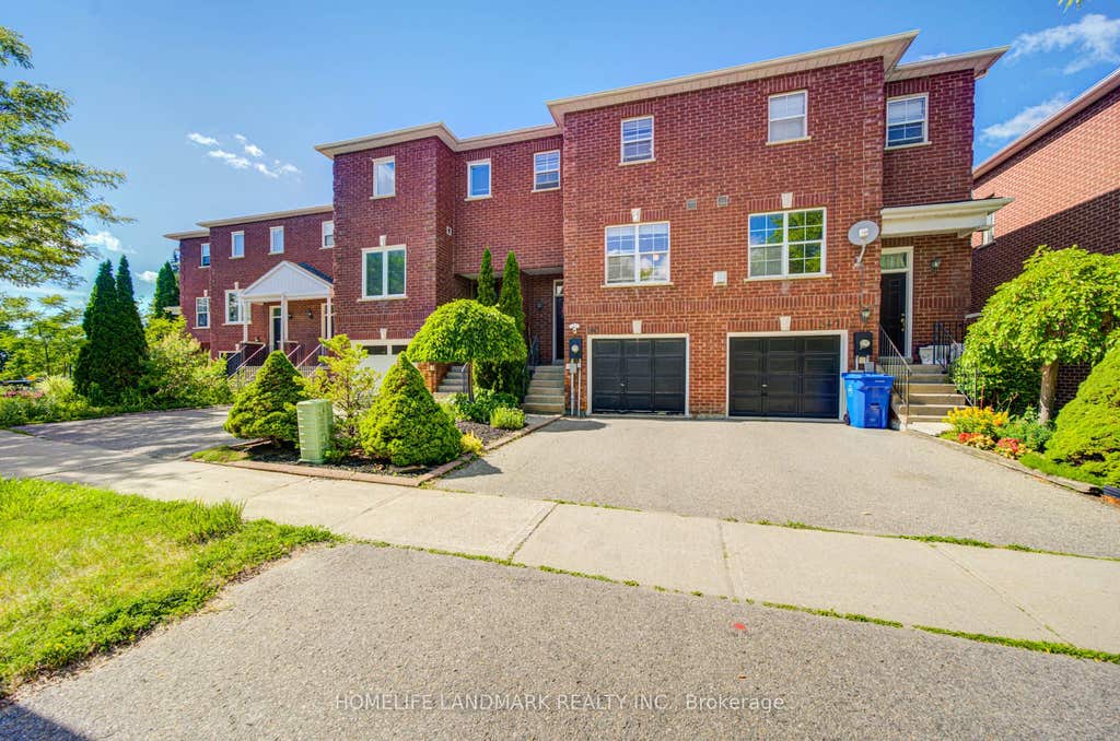 Photo of 545 Bondi Avenue, Newmarket, ON L3Y 8R5 (MLS # N13484030)