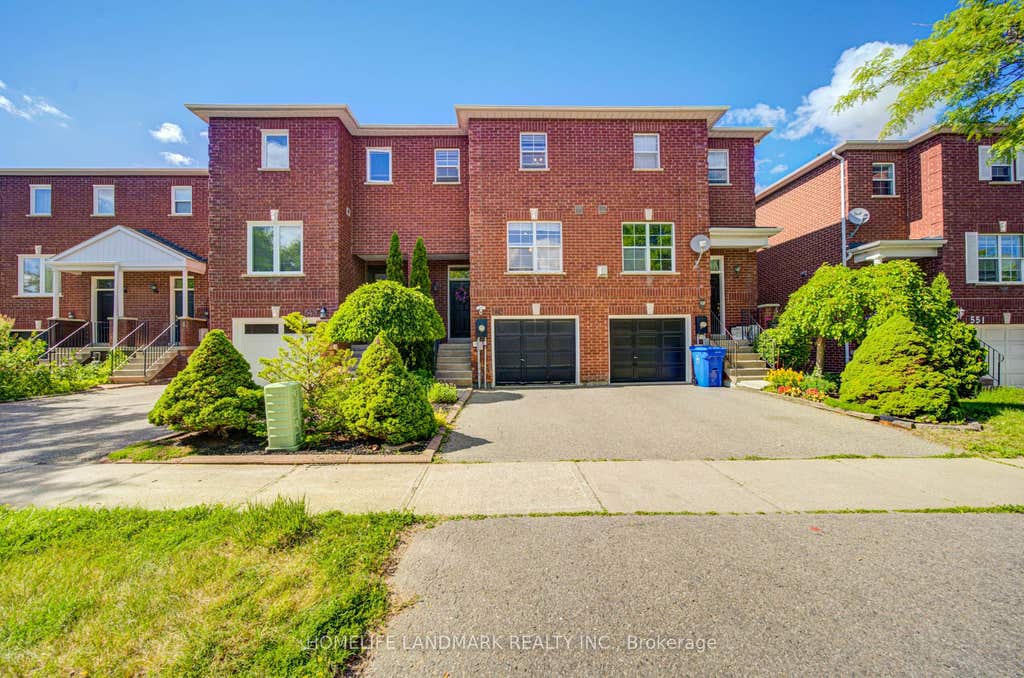 Photo of 545 Bondi Avenue, Newmarket, ON L3Y 8R5 (MLS # N13484030)