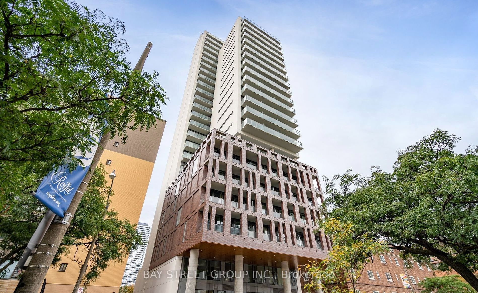 81 Wellesley Street E 2207