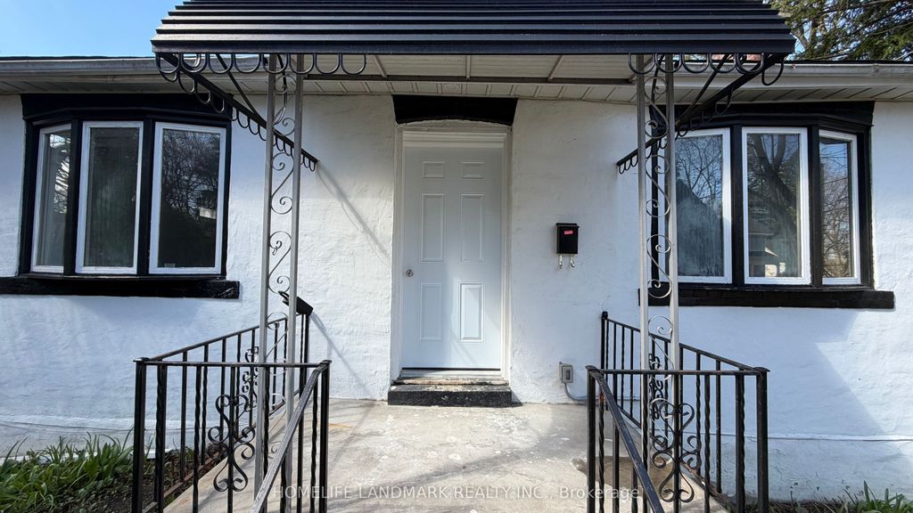 Photo of 95 Roseview Avenue, Richmond Hill, ON L4C 1C6 (MLS # N13015428)