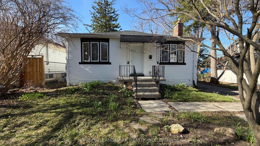 Photo of 95 Roseview Avenue, Richmond Hill, ON L4C 1C6 (MLS # N13015428)