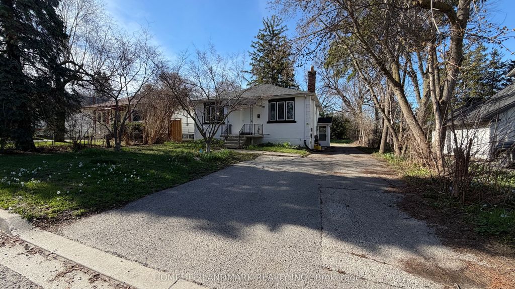 Photo of 95 Roseview Avenue, Richmond Hill, ON L4C 1C6 (MLS # N13015428)