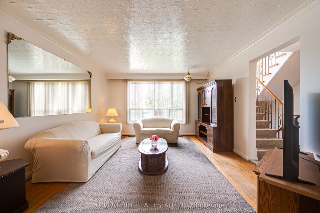 Photo of 73 Talent Crescent, Toronto, ON M9M 2N5 (MLS # W12908232)