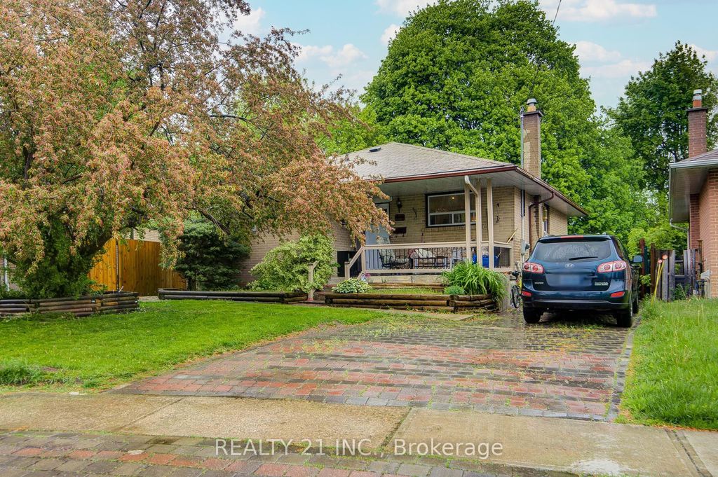 Photo of 44 Sundance Crescent, Toronto, ON M1G 2M2 (MLS # E13167184)