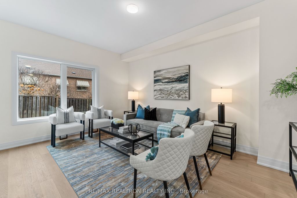 Photo of 2003 Georgina Court, Burlington, ON L7L 7B6 (MLS # W12704614)