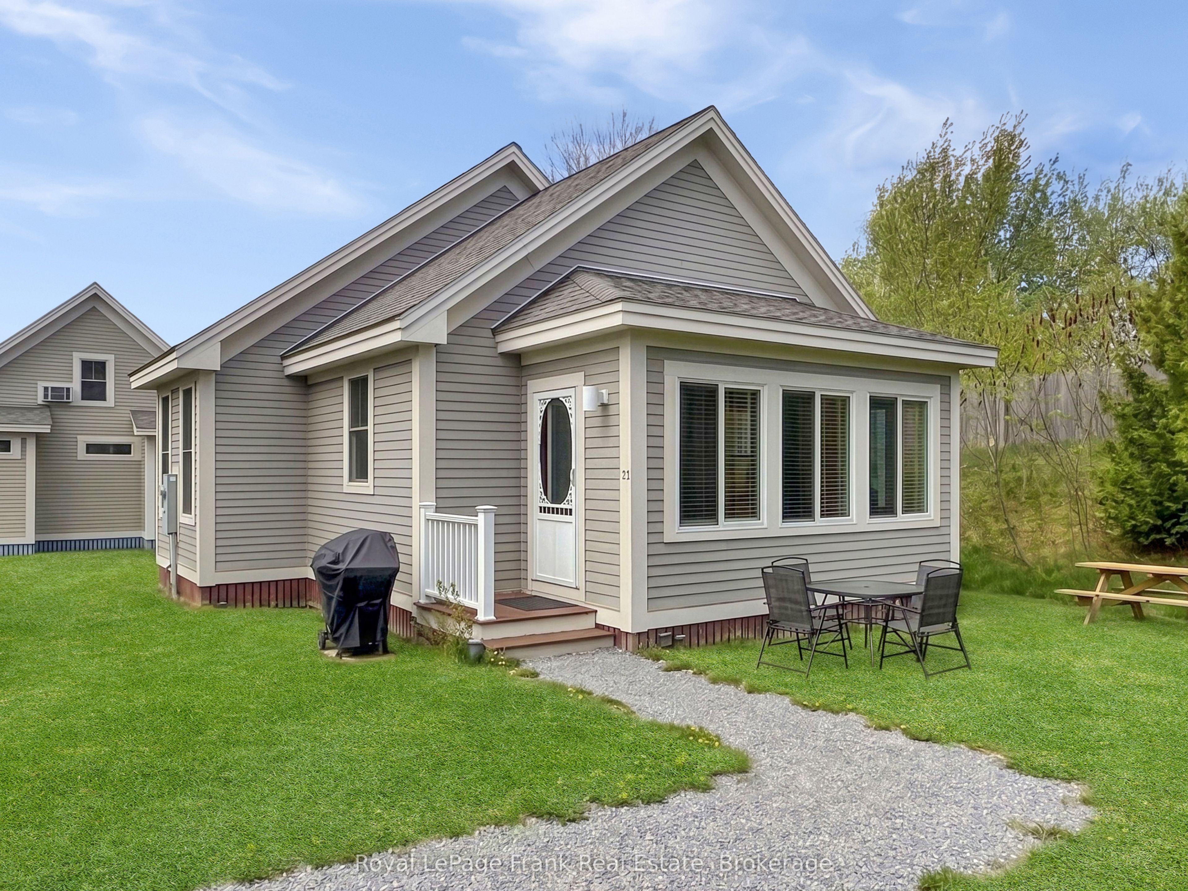 Photo 1 of 38 — 26 Meadow View Lane 13, Prince Edward County, ON K0K 1P0