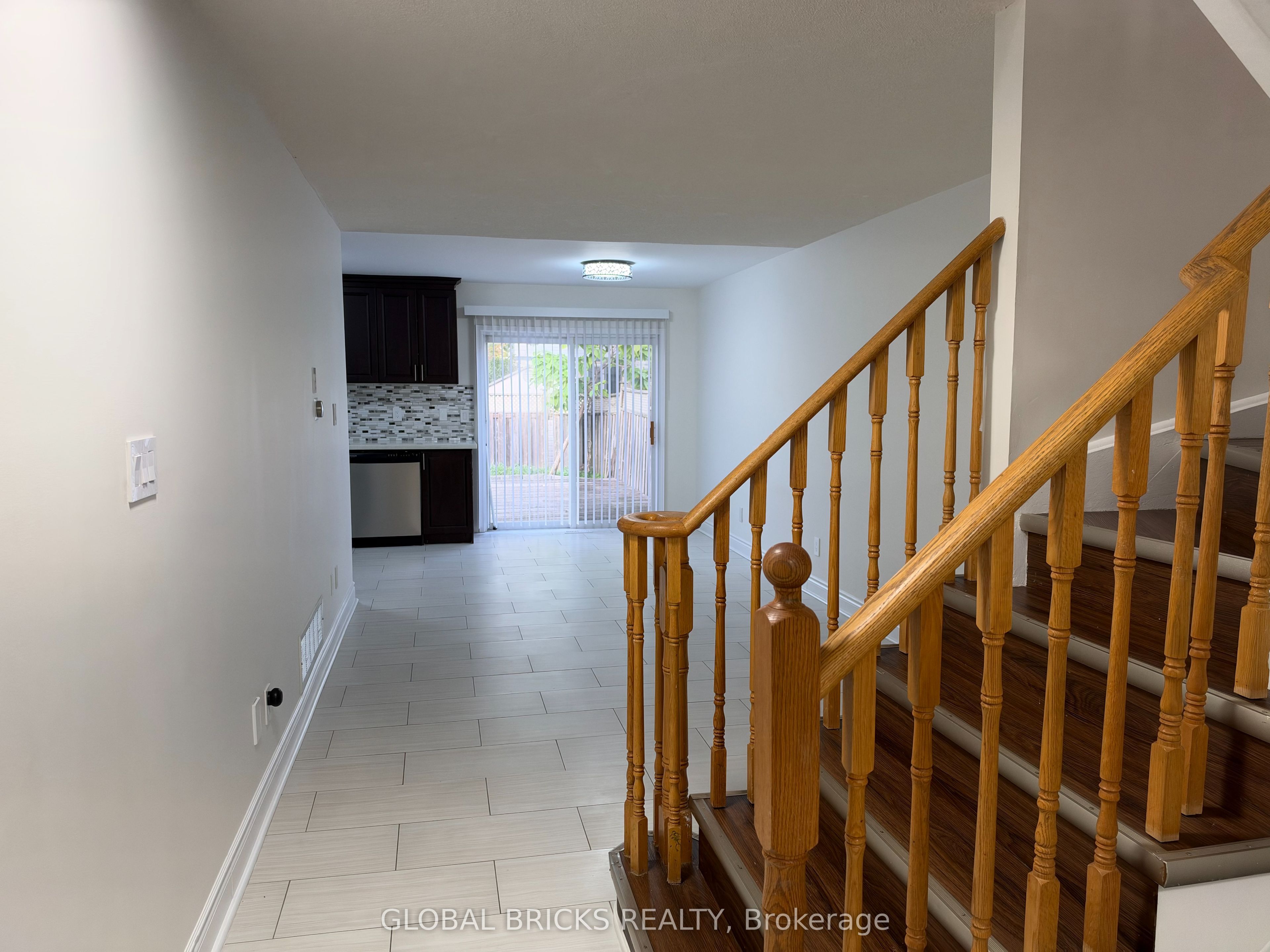1049 Kennedy Circle