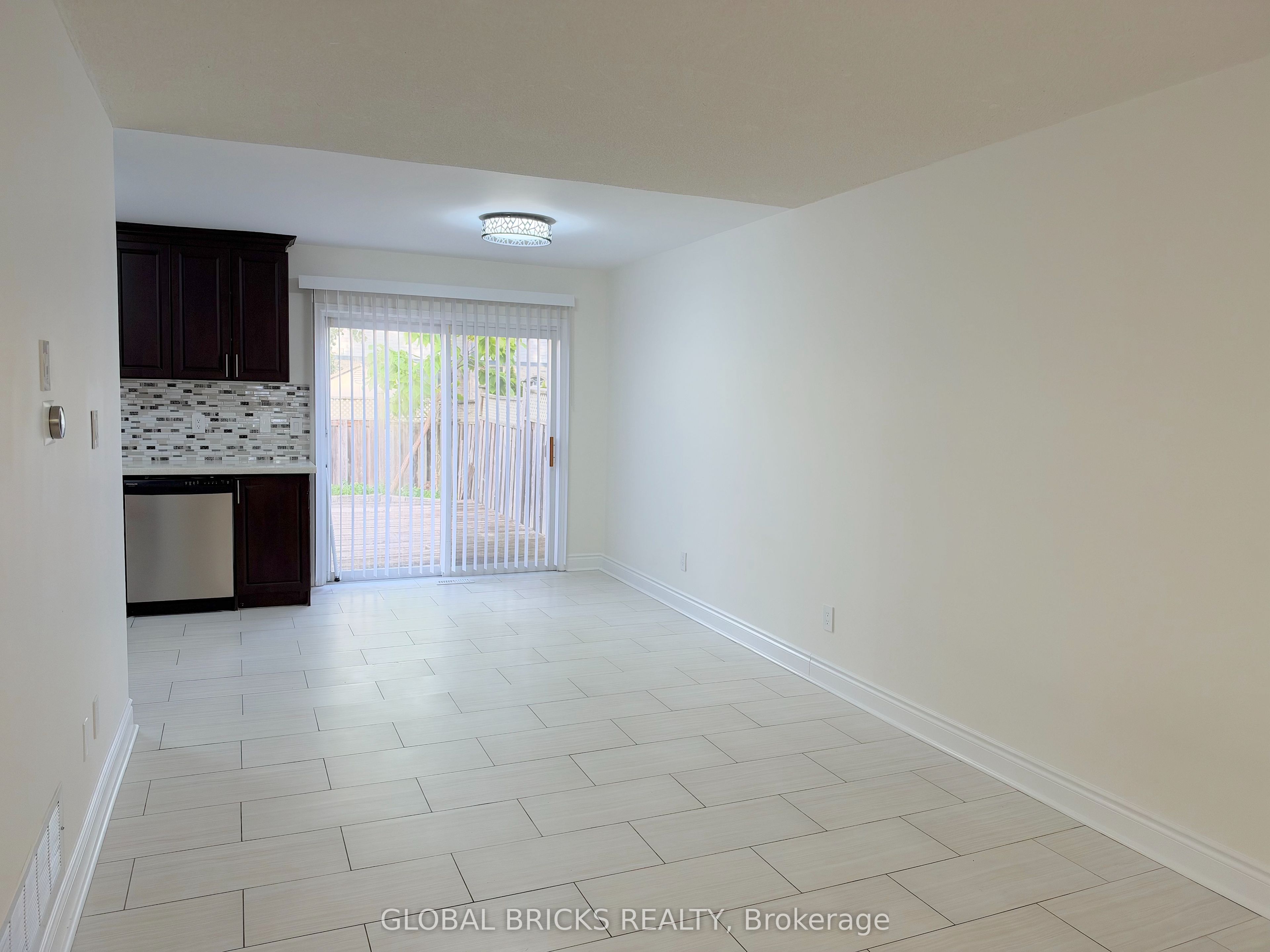 1049 Kennedy Circle