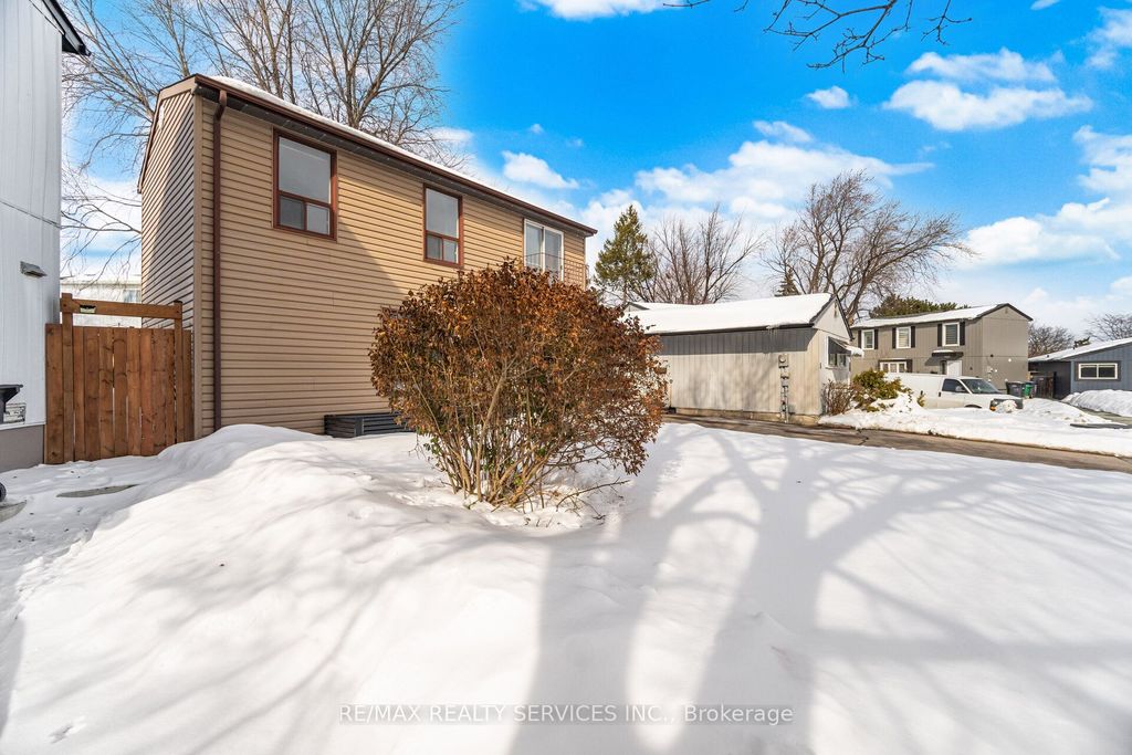 Photo of 4 Huntington Court, Brampton, ON L6S 1S4 (MLS # W12808406)