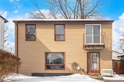 Property photo of 4 huntington court, brampton, ON l6s 1s4