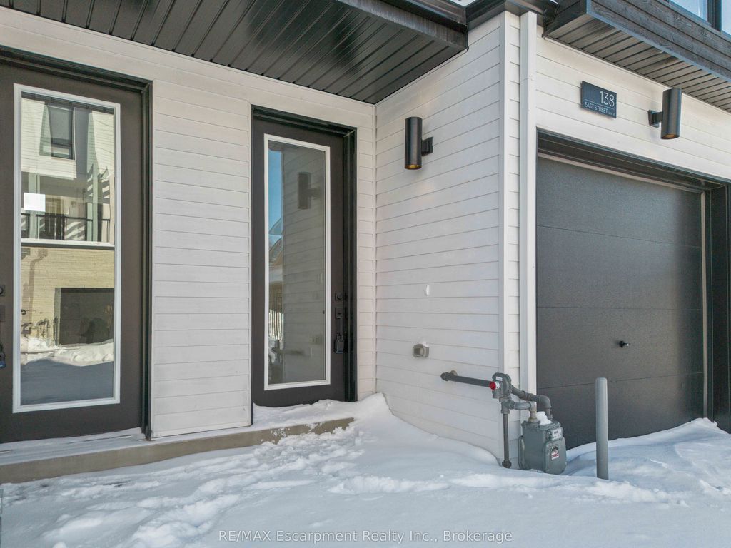 Photo of 138 EAST Street #6, Oakville, ON L6L 0H9 (MLS # W12754328)