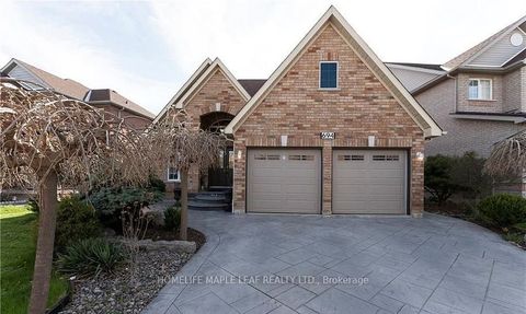 694 Gypsy Fly Crescent Mississauga ON L5W 1H5