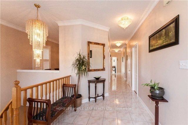 694 Gypsy Fly Crescent