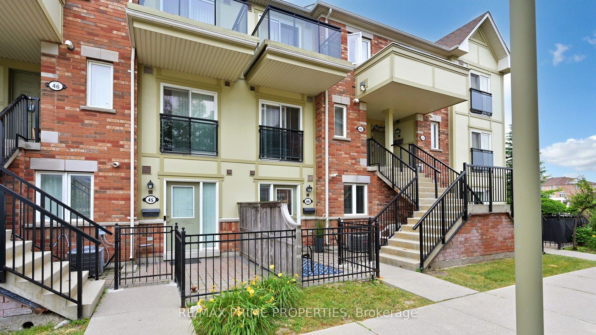 2265 Bur Oak Avenue 44