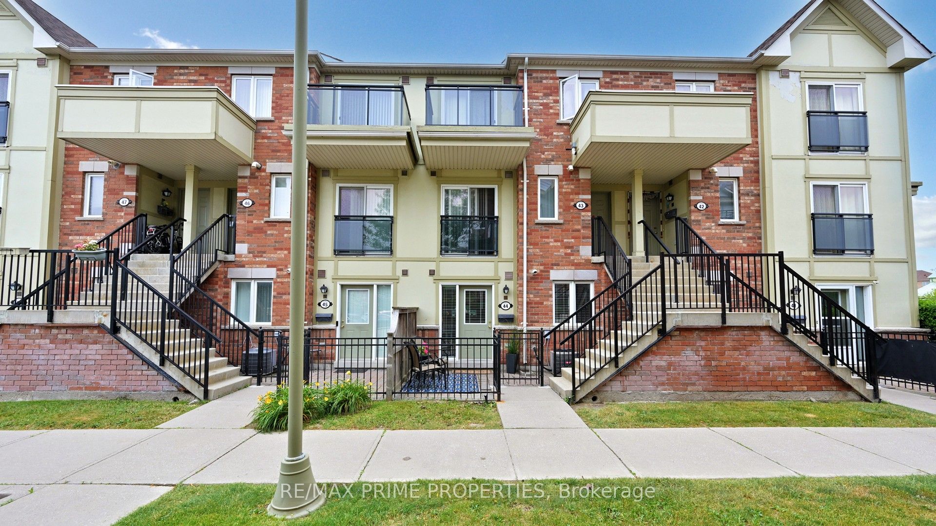 2265 Bur Oak Avenue 44