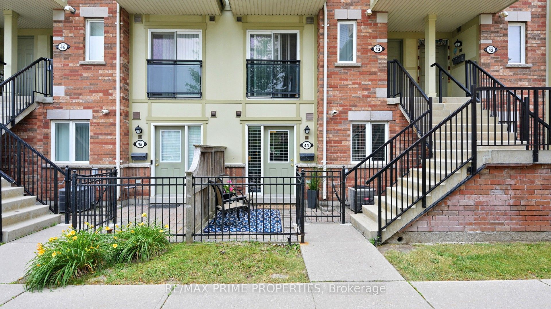 2265 Bur Oak Avenue 44