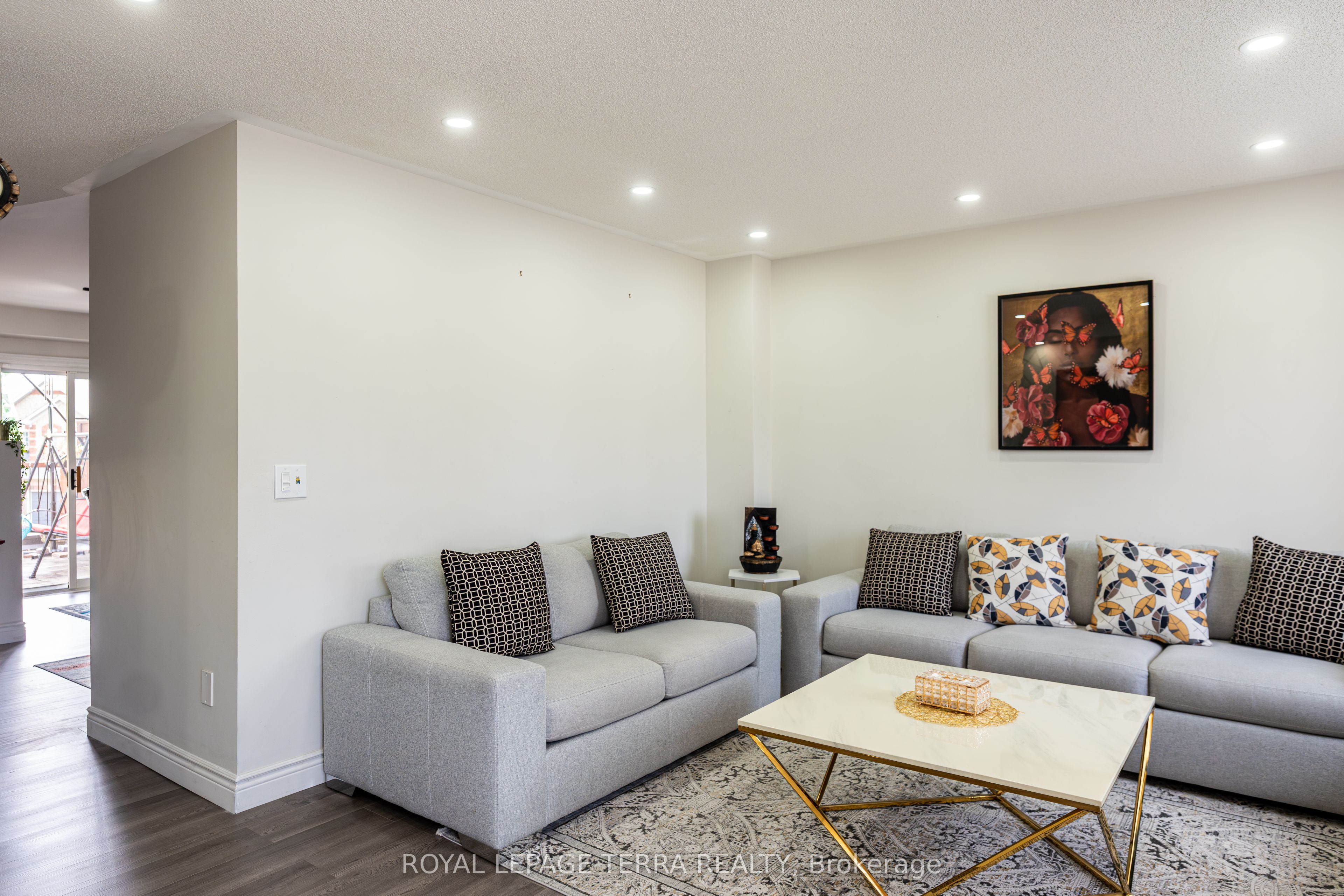 2871 Darien Road 7