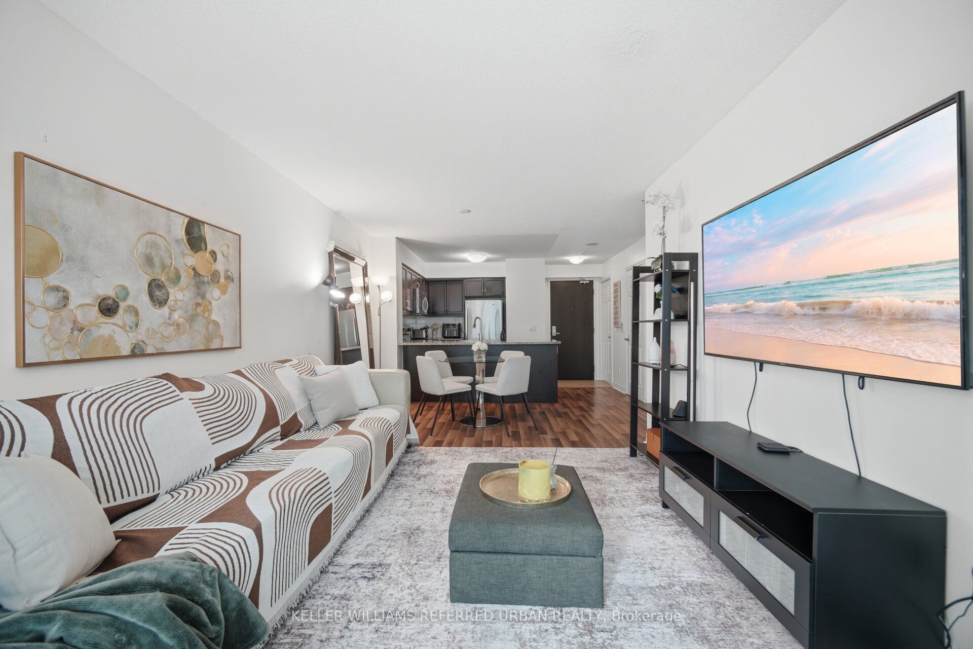 19 Grand Trunk Crescent 3708